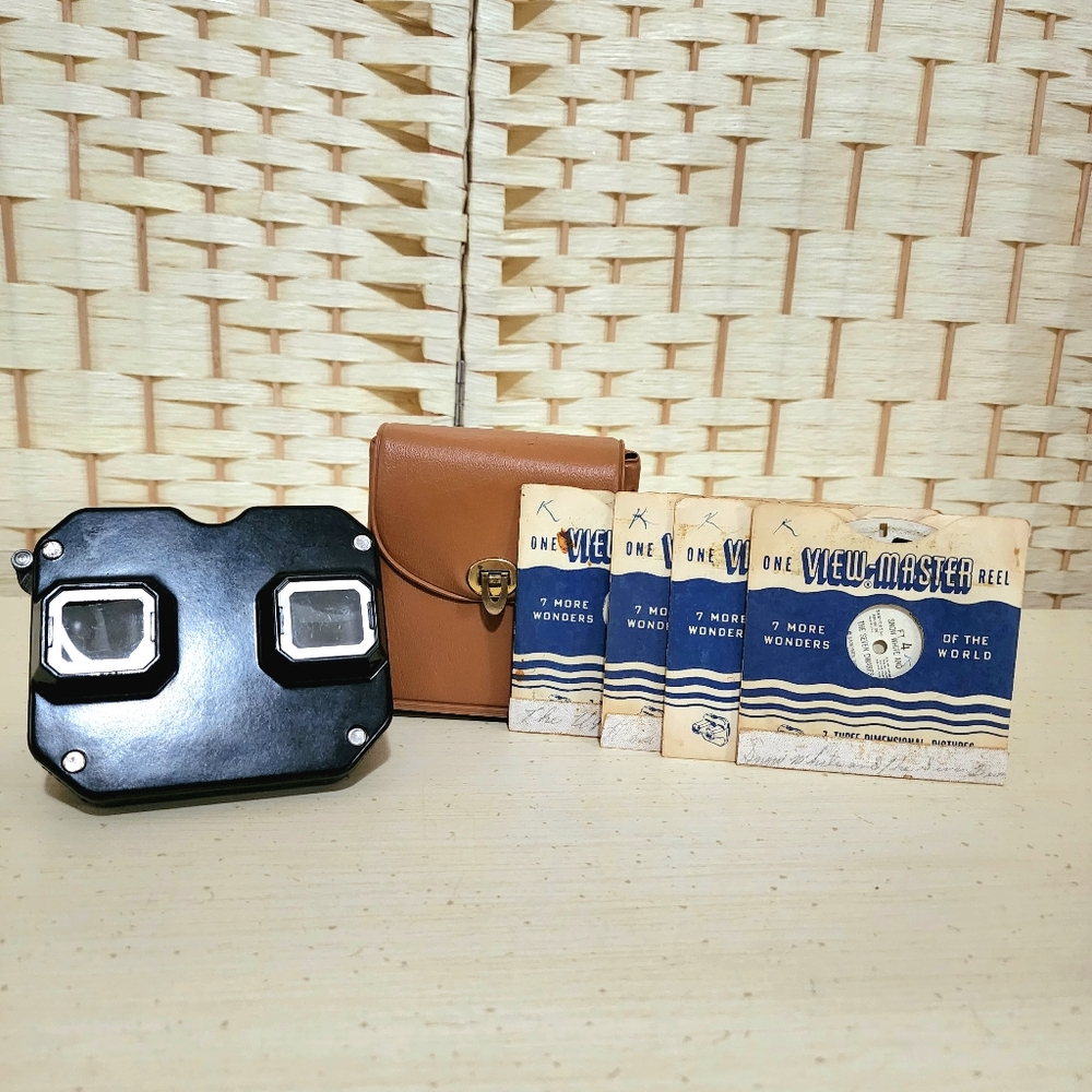 Vintage 1940s Sawyer's Black View-Master With 4 Reels And Plastic Reel Case